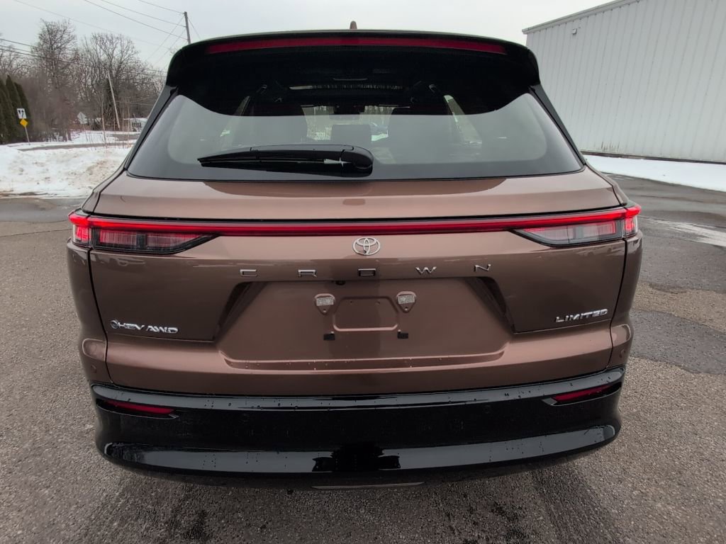 Certified 2025 Toyota Crown Signia w/ Advanced Technology Package image 4