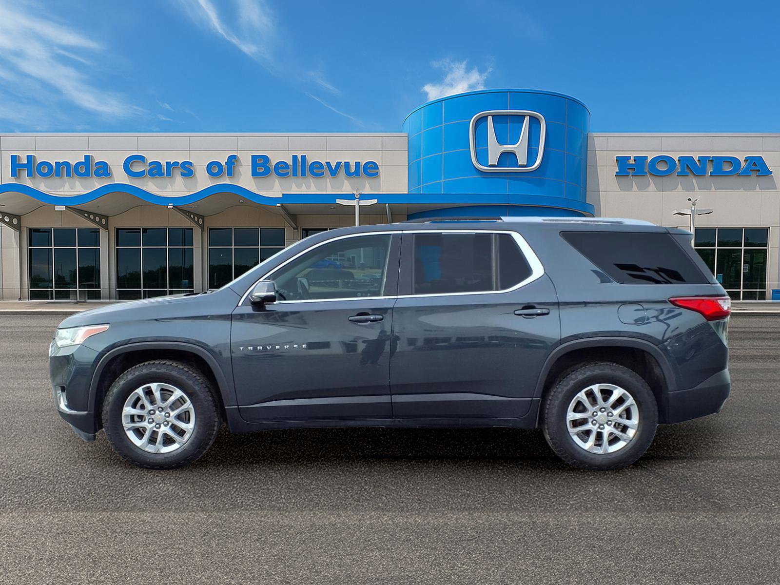 Used 2018 Chevrolet Traverse LT video 2