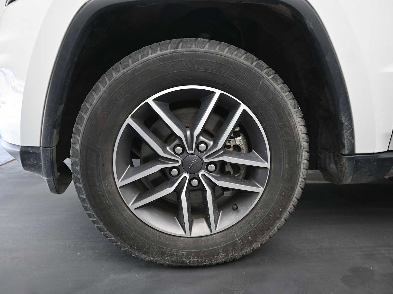 Used 2021 Jeep Grand Cherokee Limited w/ Luxury Group II AWD/4WD image 3