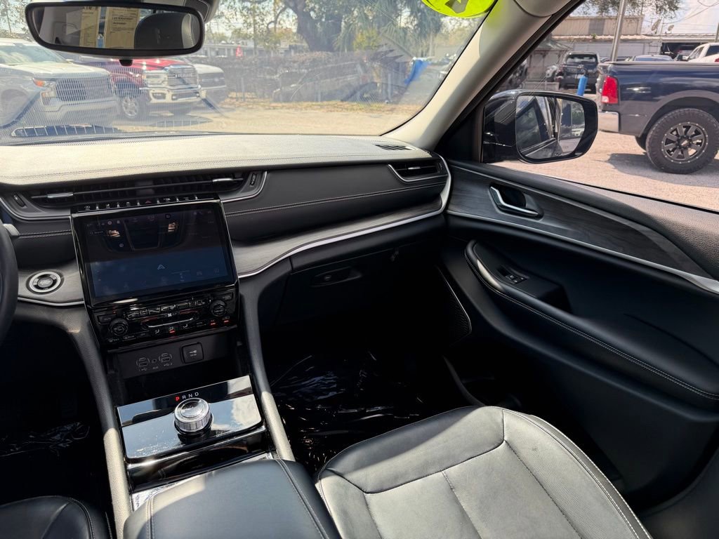 Certified 2022 Jeep Grand Cherokee Limited w/ Trailer Tow Prep Group (B) image 38