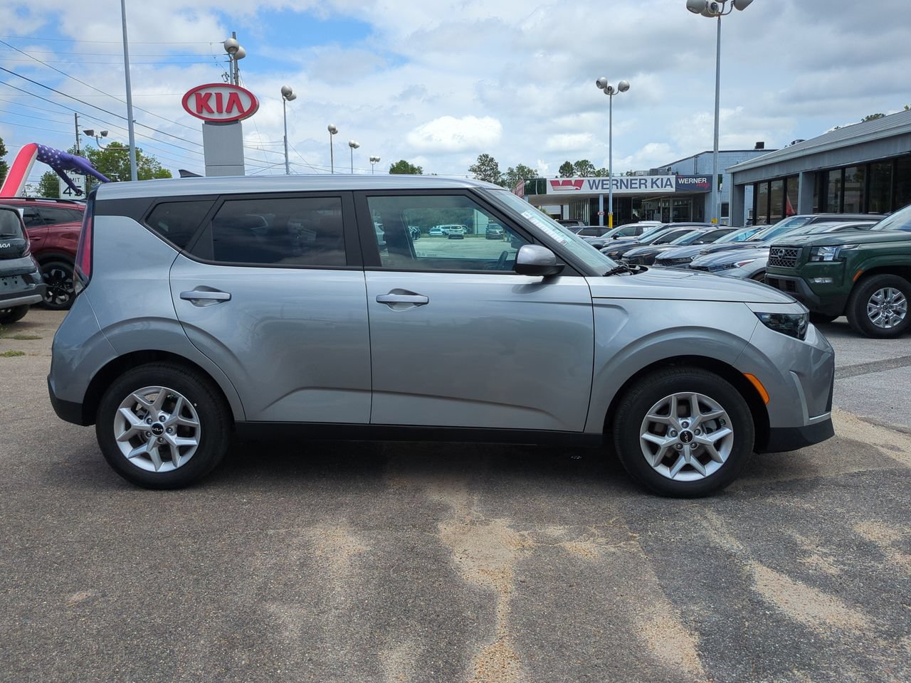 Certified 2025 Kia Soul LX w/ LX Technology Package FWD image 4