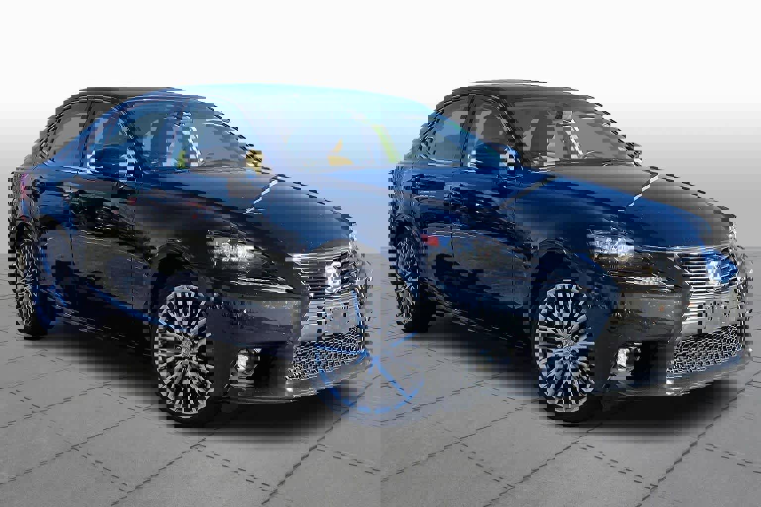 Used 2016 Lexus IS 300 AWD image 2