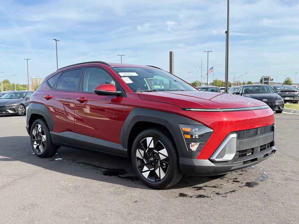 Certified 2025 Hyundai Kona SEL FWD image 3