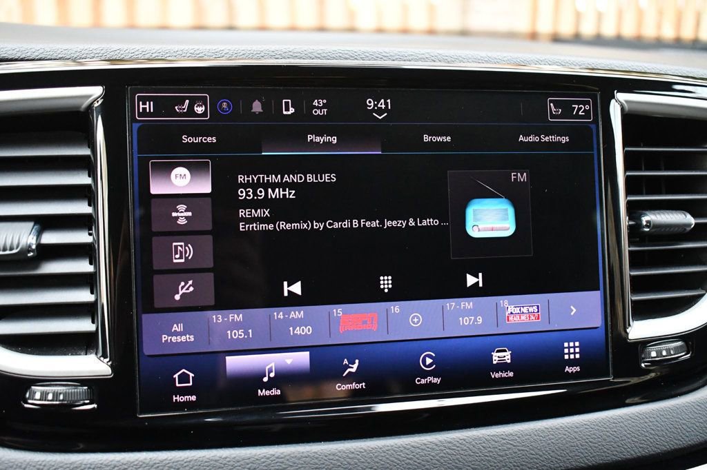 Used 2022 Chrysler Pacifica Touring-L image 38