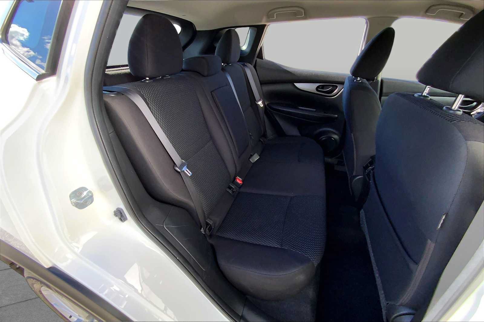 Used 2017 Nissan Rogue Sport S w/ S Appearance Package AWD/4WD image 18