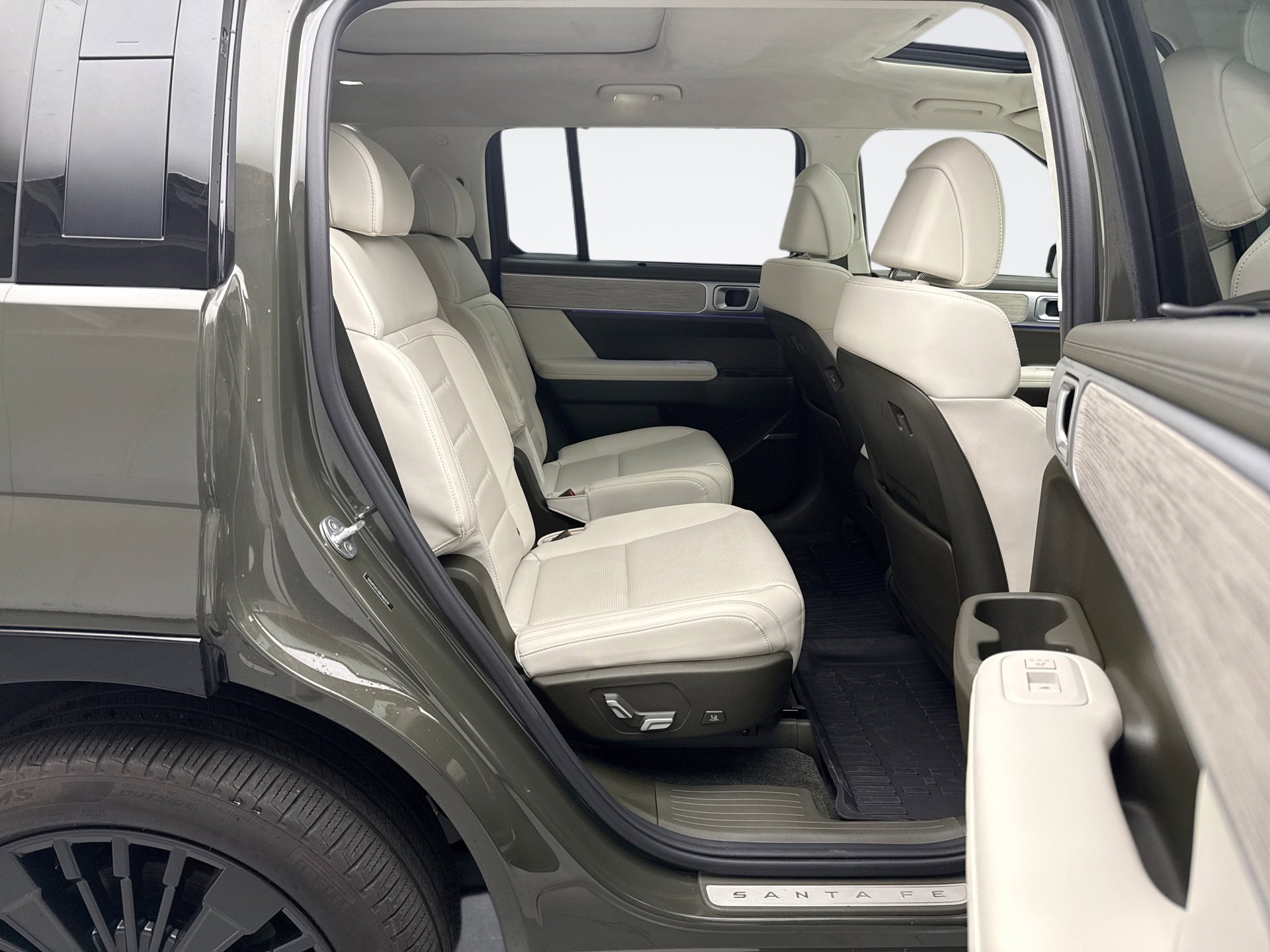 Used 2024 Hyundai Santa Fe Calligraphy image 21