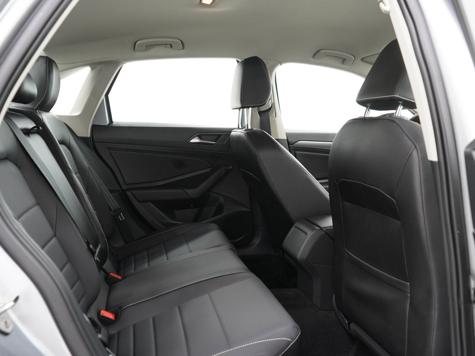 Used 2022 Volkswagen Jetta SE FWD image 12