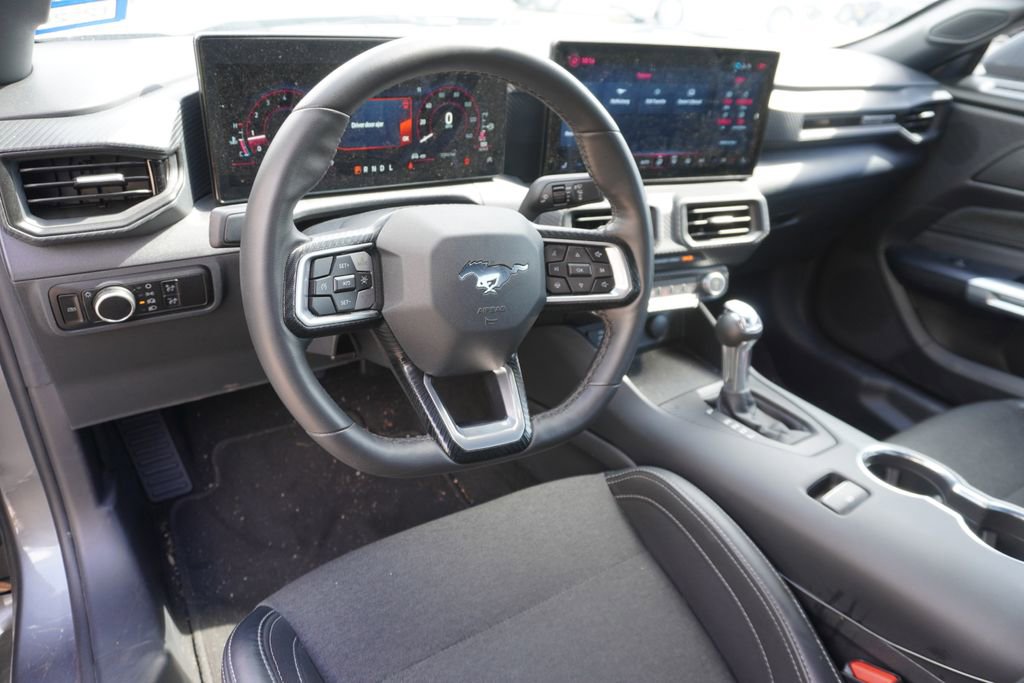Used 2025 Ford Mustang Coupe image 8