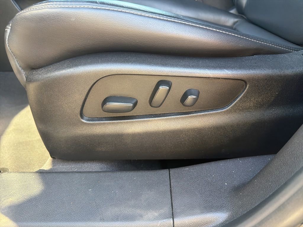 Used 2023 Cadillac XT4 Premium Luxury image 22