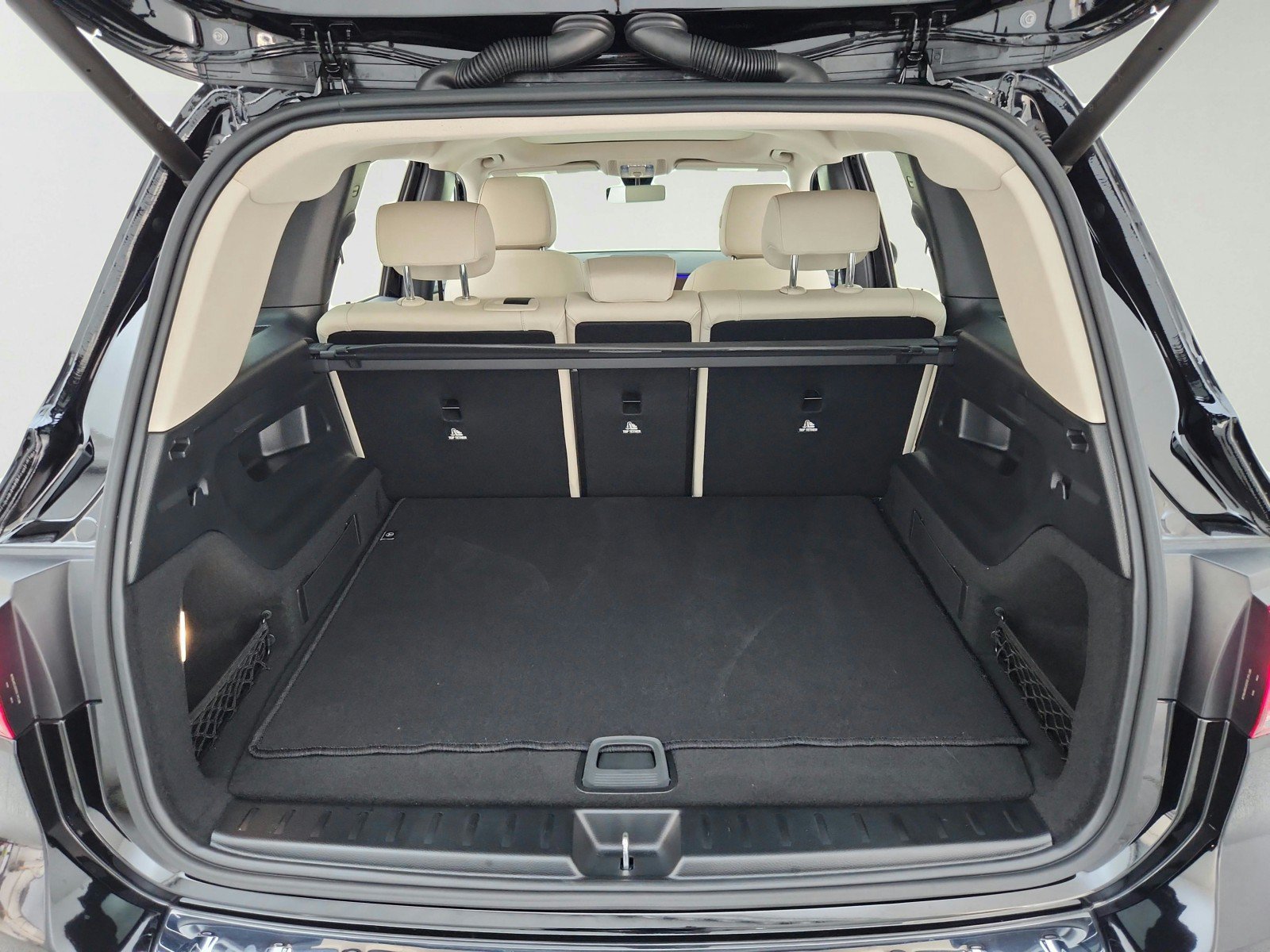 Used 2023 Mercedes-Benz GLB 250 image 32