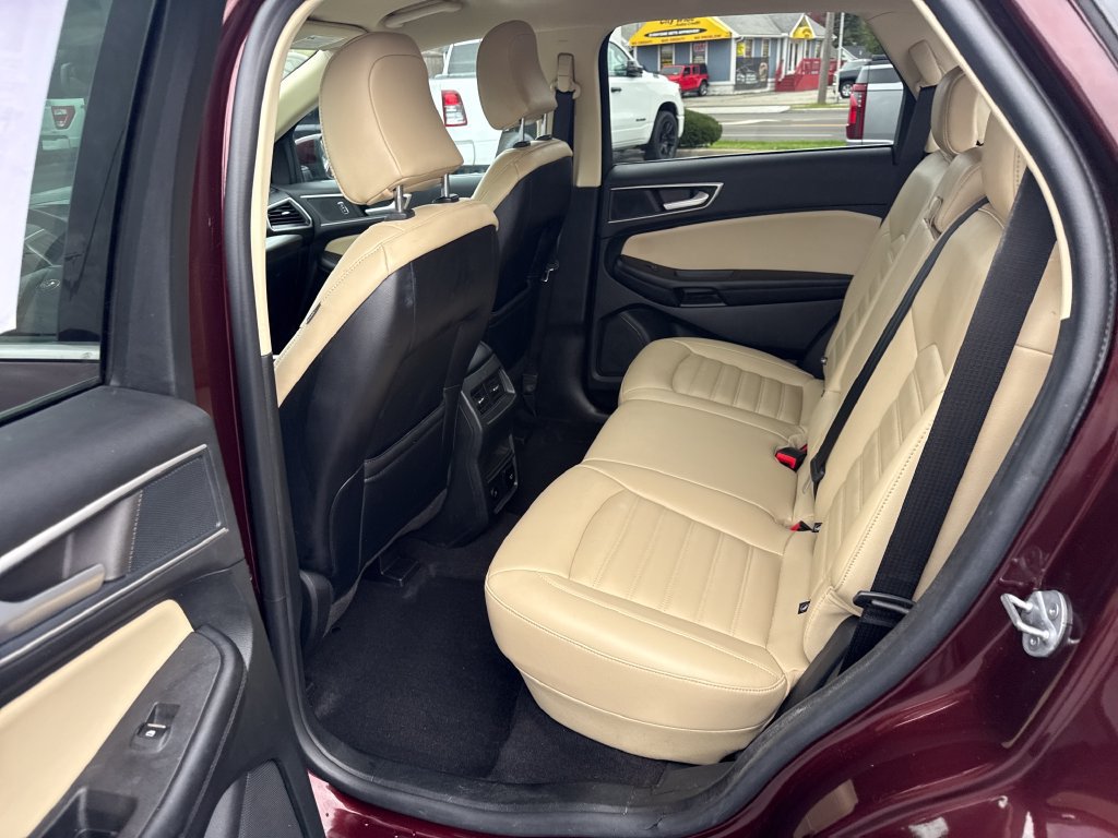 Used 2023 Ford Edge SEL w/ Convenience Package AWD/4WD image 16