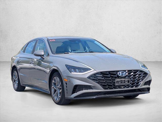 Used 2022 Hyundai Sonata SEL w/ Preferred Accessory Package image 3