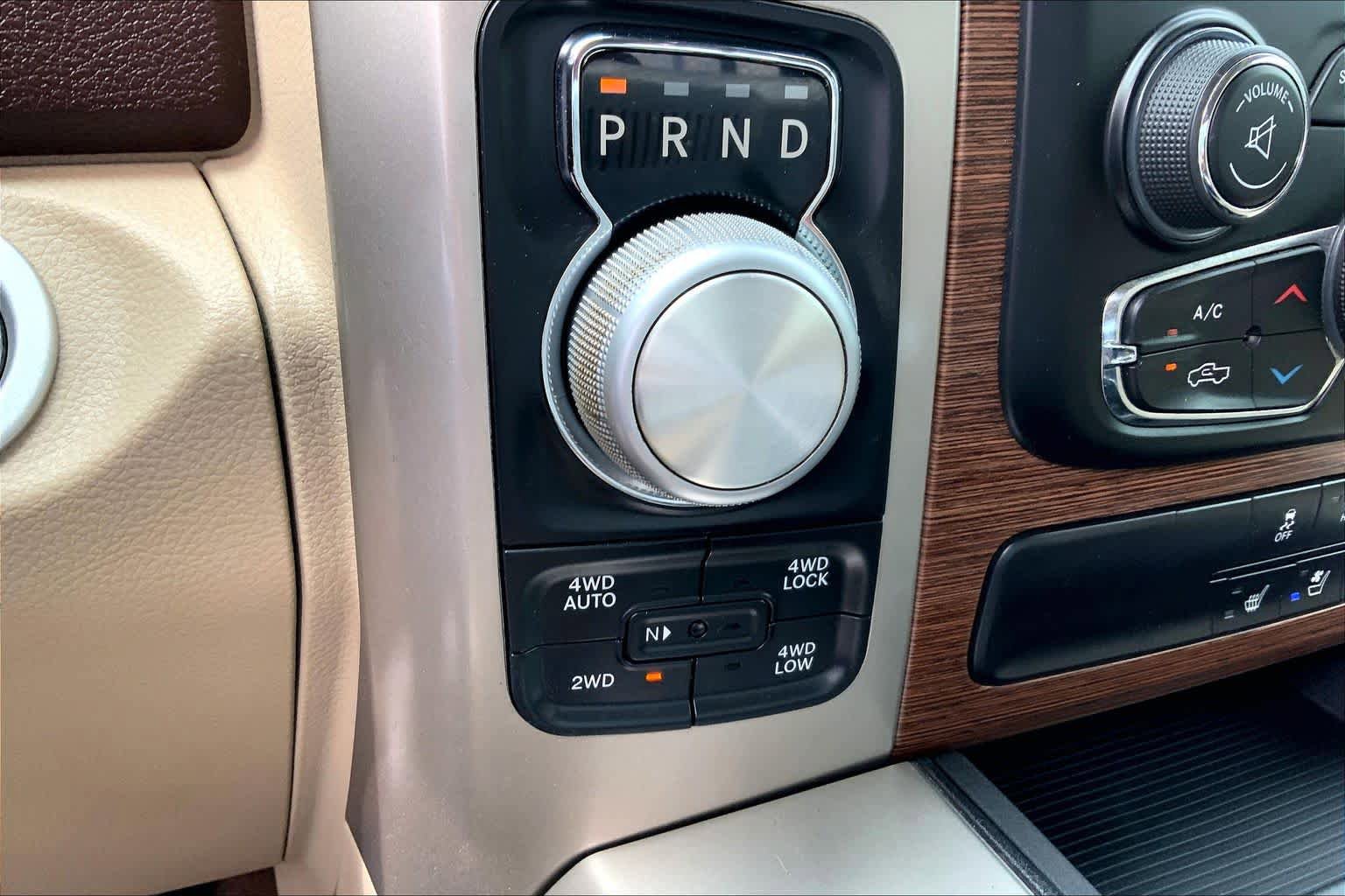 Used 2017 RAM 1500 Laramie w/ Convenience Group AWD/4WD image 32