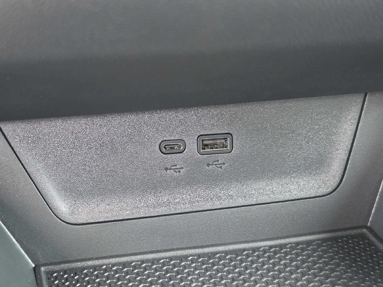 Used 2026 Chevrolet Equinox LT w/ Convenience Package II FWD image 29