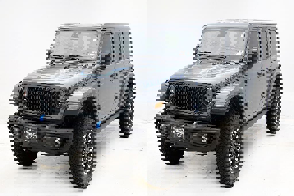 Used 2024 Jeep Wrangler Unlimited Rubicon 4xe image 2