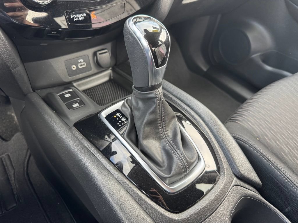 Used 2019 Nissan Rogue SV w/ Premium Package AWD/4WD image 26