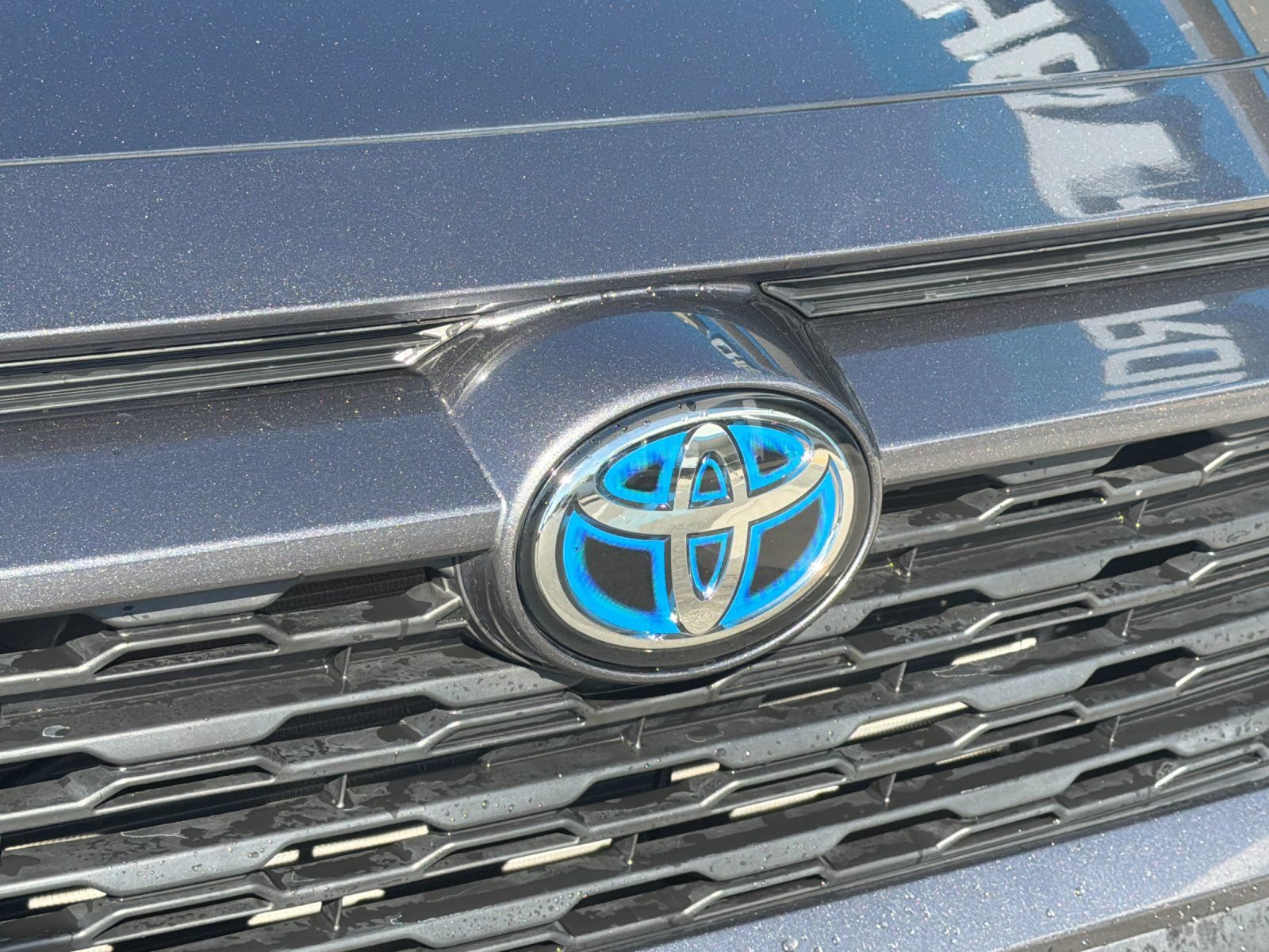Used 2024 Toyota RAV4 LE AWD/4WD image 36