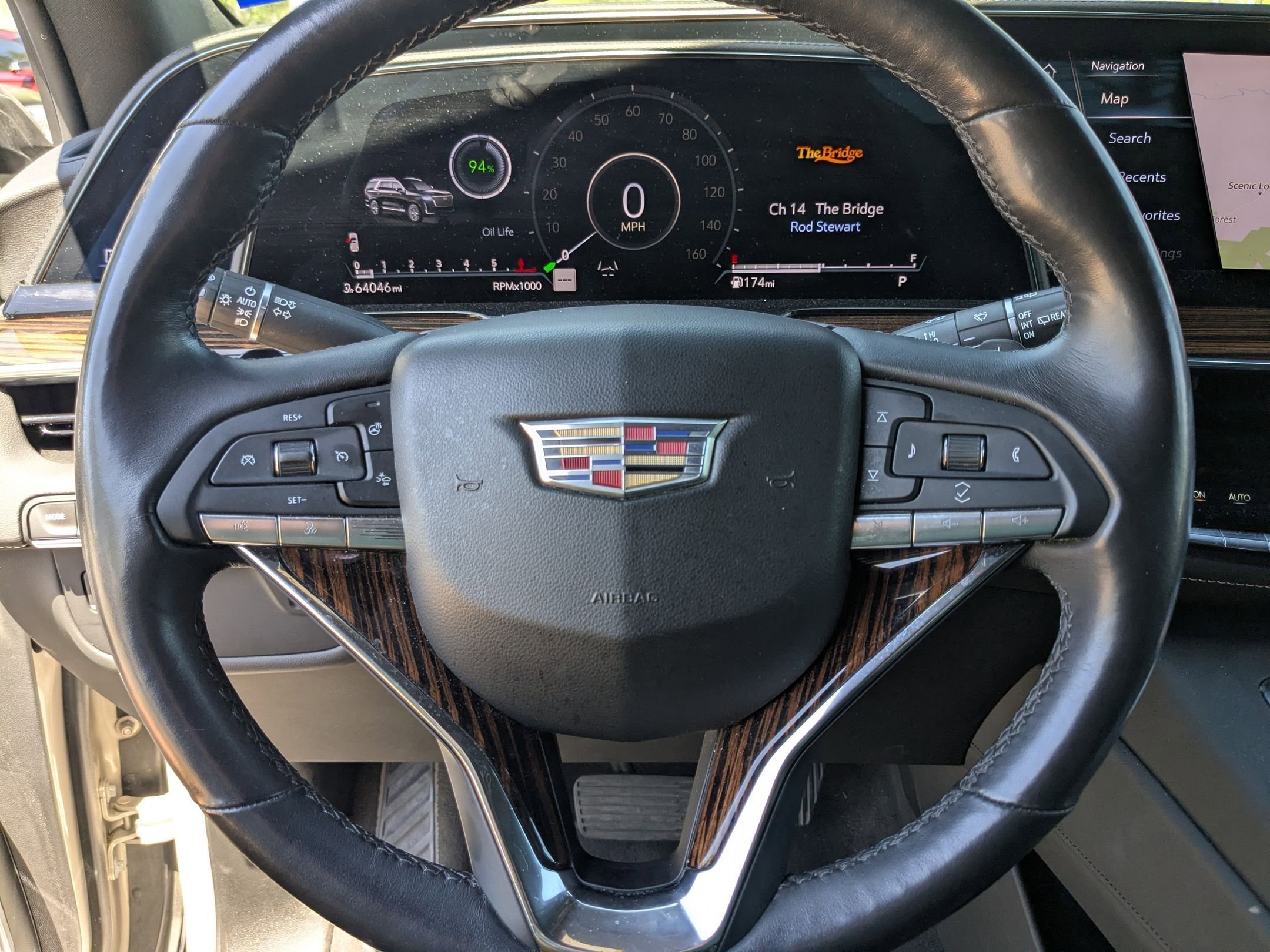 Used 2023 Cadillac Escalade Premium Luxury image 13