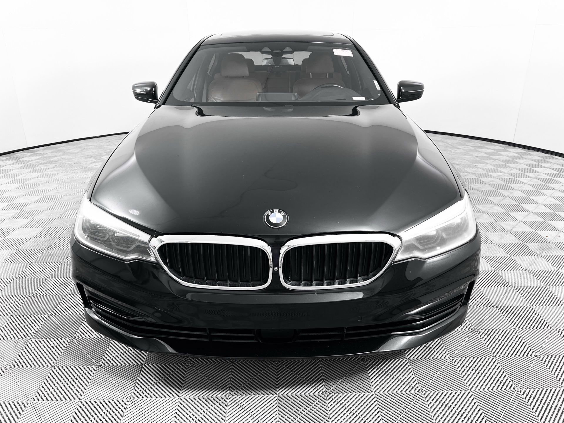 Used 2017 BMW 530i image 2