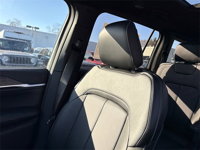 New 2026 Jeep Grand Cherokee L Limited image 25