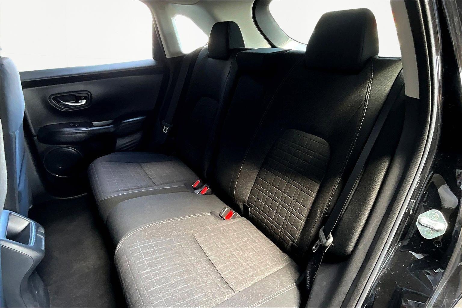 Used 2023 Honda HR-V LX image 21