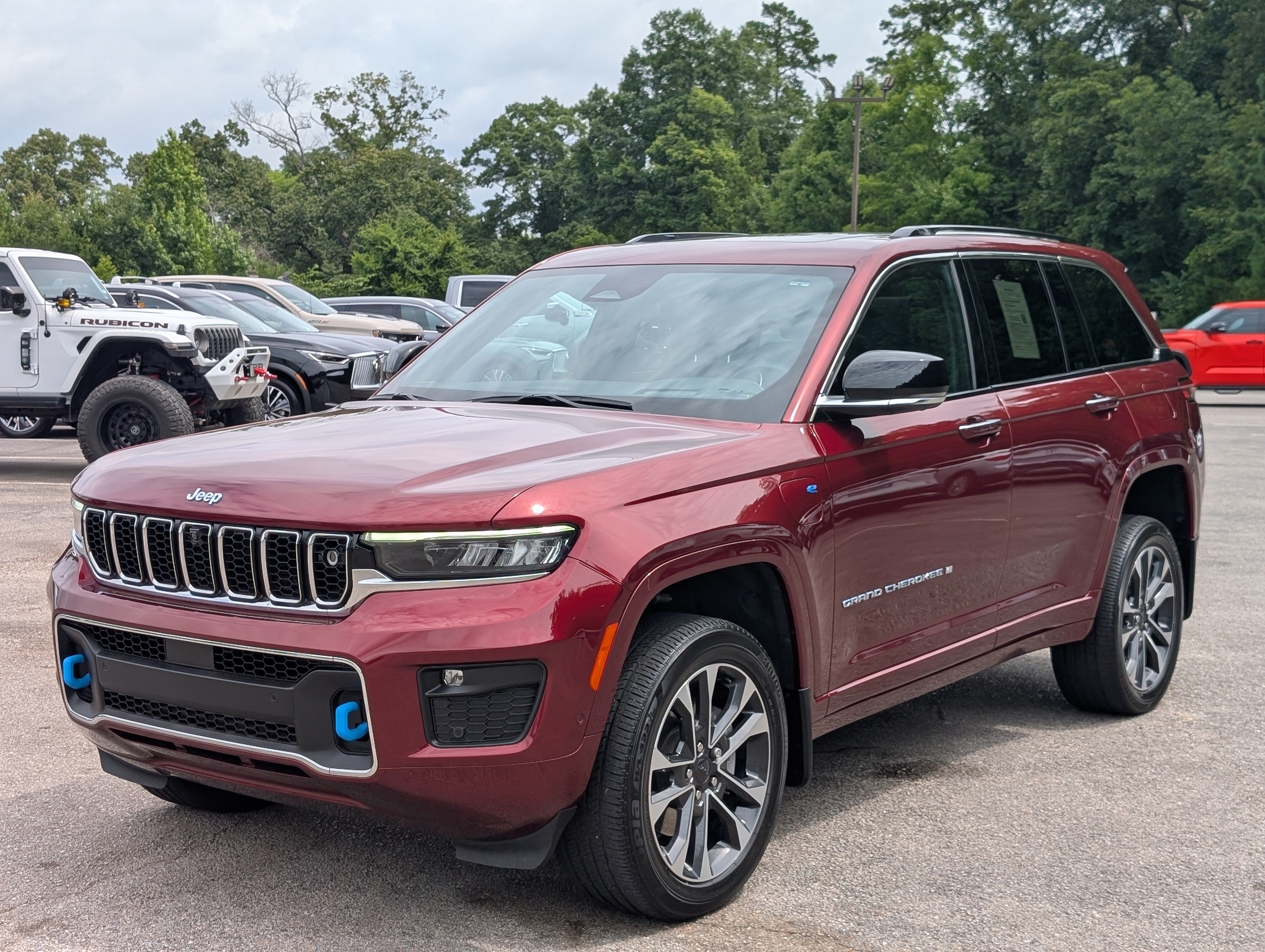 Used 2023 Jeep Grand Cherokee Overland 4xe AWD/4WD image 5