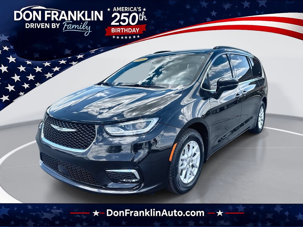 Used 2022 Chrysler Pacifica Touring-L FWD image 1