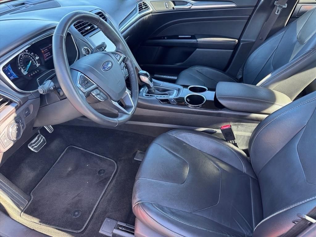 Used 2013 Ford Fusion Titanium w/ Titanium Driver Assist Pkg image 9