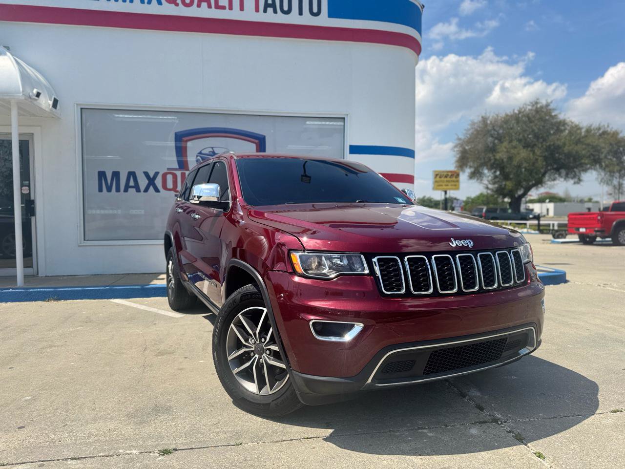 Used 2020 Jeep Grand Cherokee Limited AWD/4WD image 17