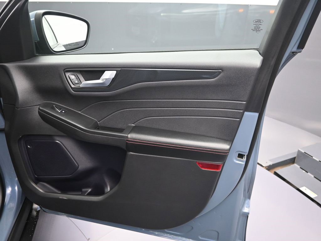 Used 2024 Ford Escape ST-Line Select w/ Class II Trailer Tow Package image 37