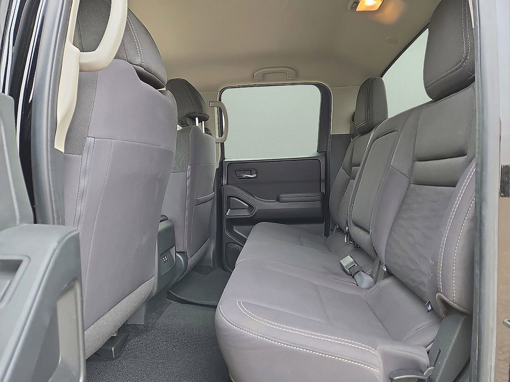 Used 2024 Nissan Frontier SV image 14