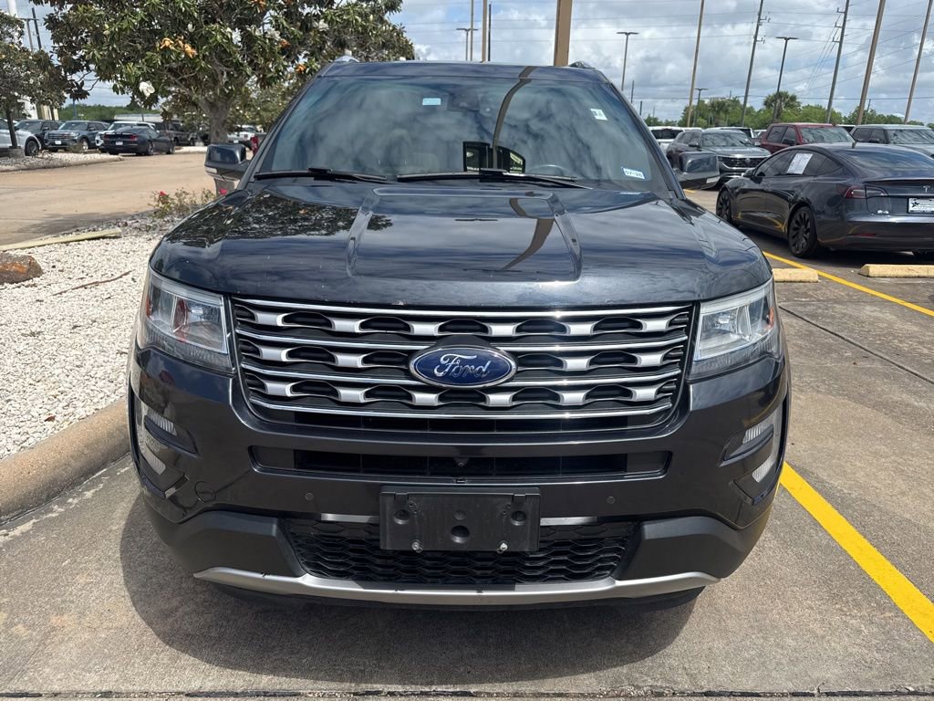 Used 2017 Ford Explorer Limited w/ Equipment Group 301A image 2