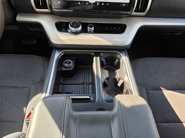 Certified 2025 Ford Expedition Active image 14