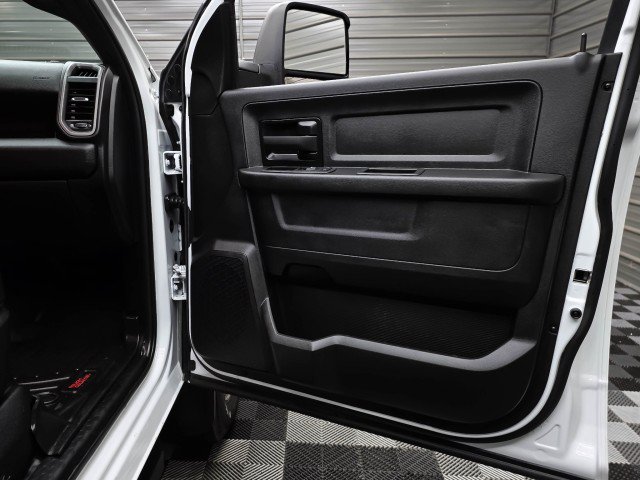 Used 2024 RAM 3500 Tradesman w/ Chrome Appearance Group AWD/4WD image 34