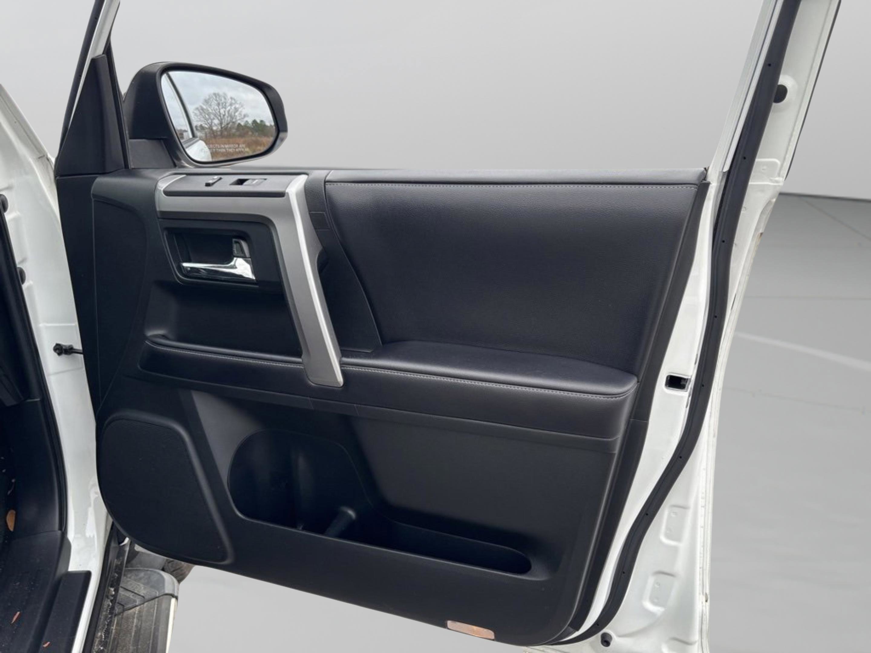 Used 2018 Toyota 4Runner SR5 image 36