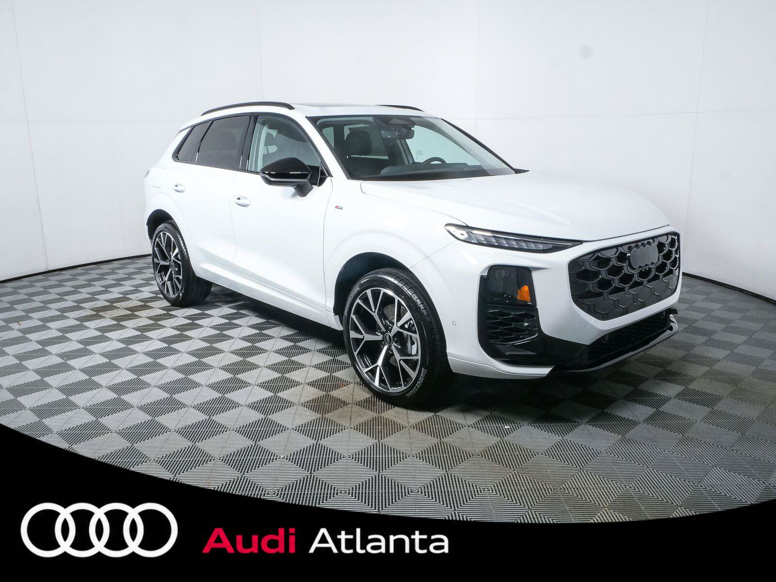 New 2026 Audi Q3 quattro 2.0T AWD/4WD image 1