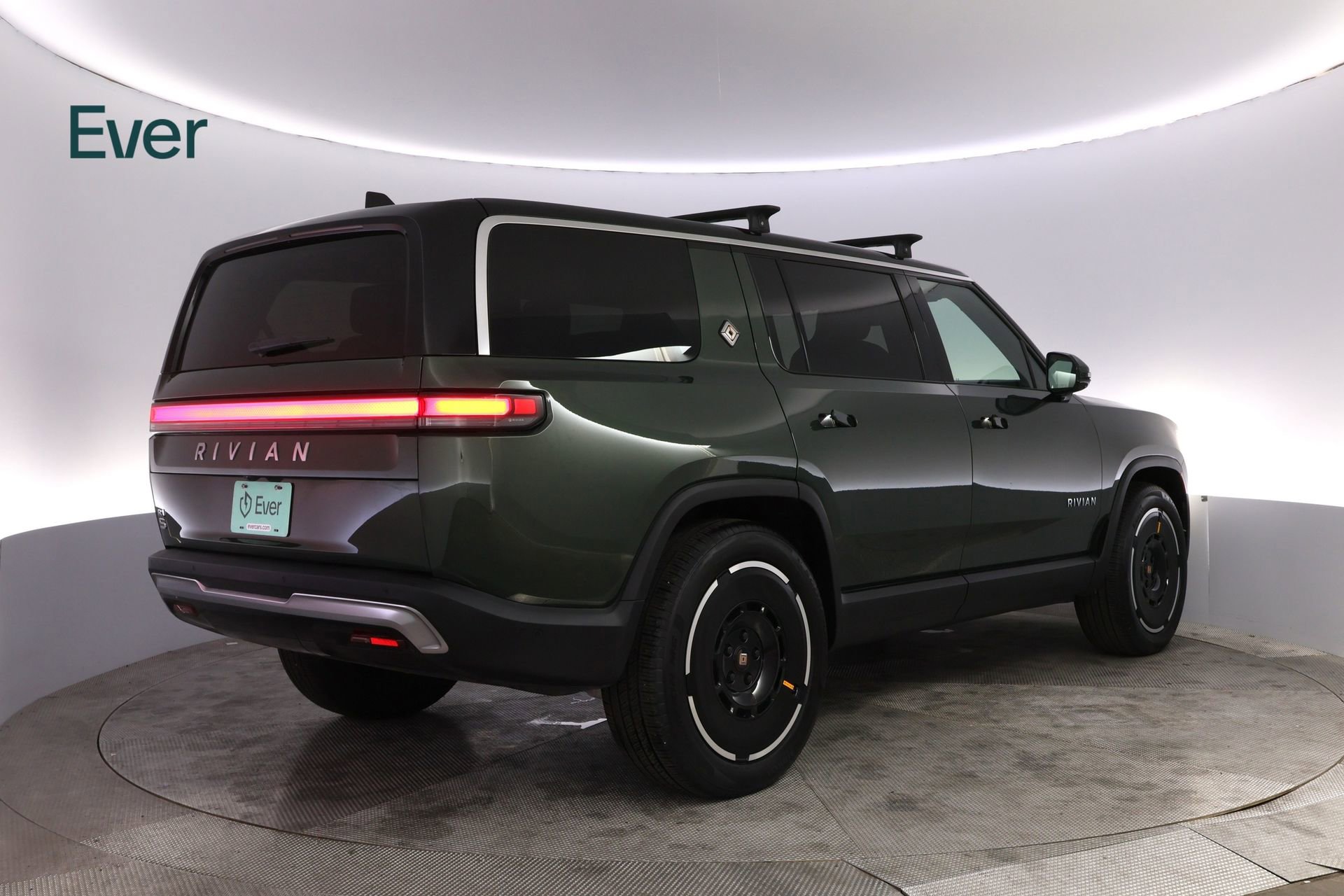 Used 2025 Rivian R1S Adventure AWD/4WD image 3