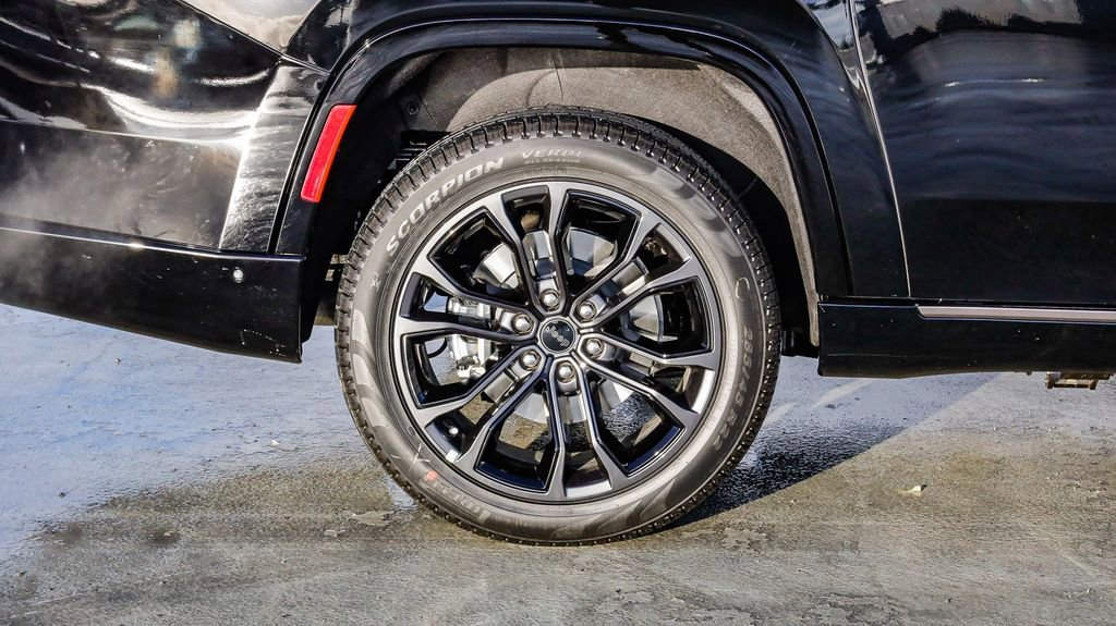 New 2026 Jeep Grand Wagoneer L Summit image 12