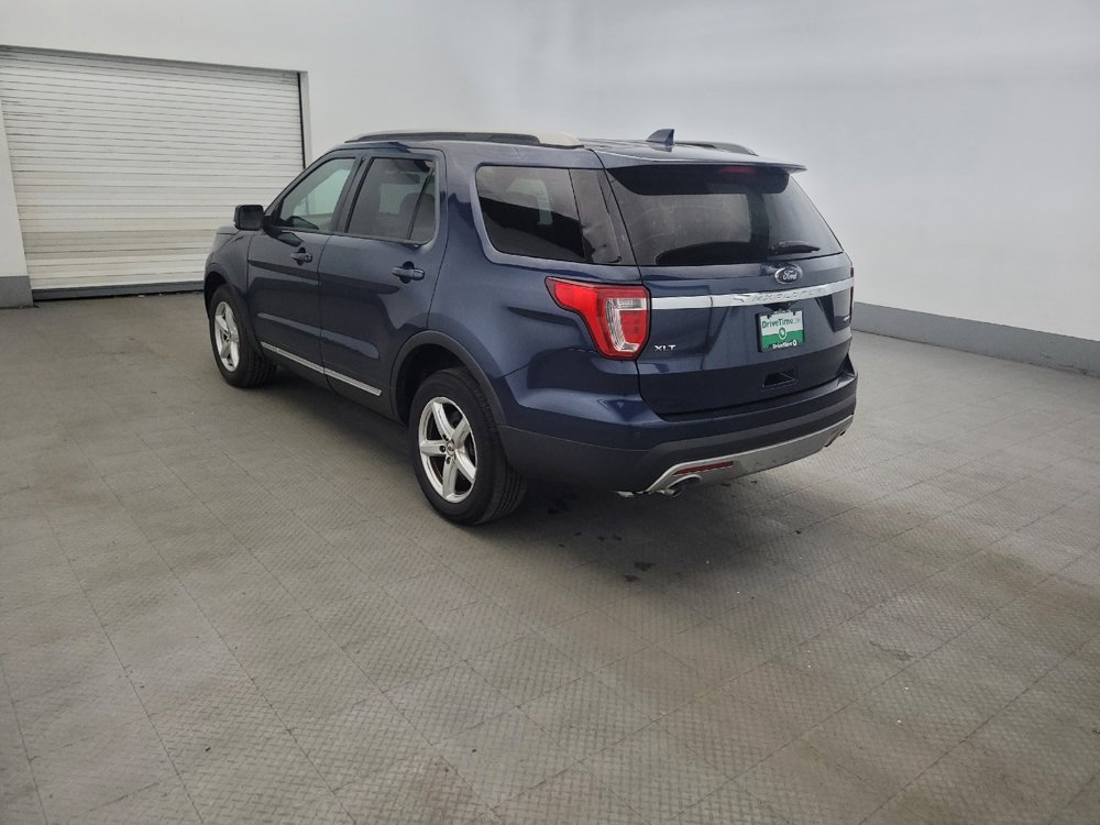 Used 2016 Ford Explorer XLT w/ Equipment Group 202A AWD/4WD image 5