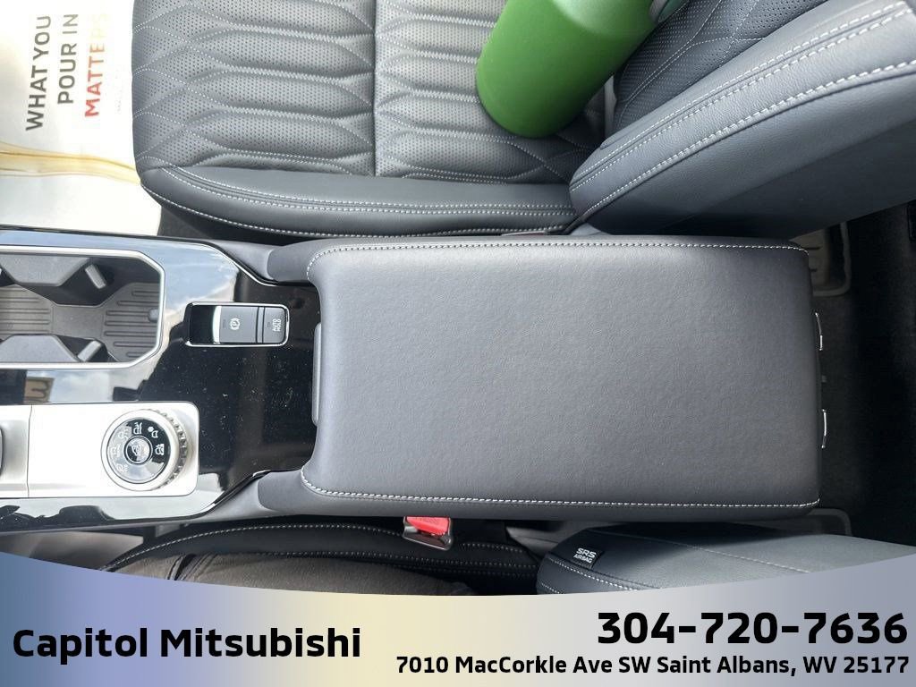 New 2025 Mitsubishi Outlander SEL image 33