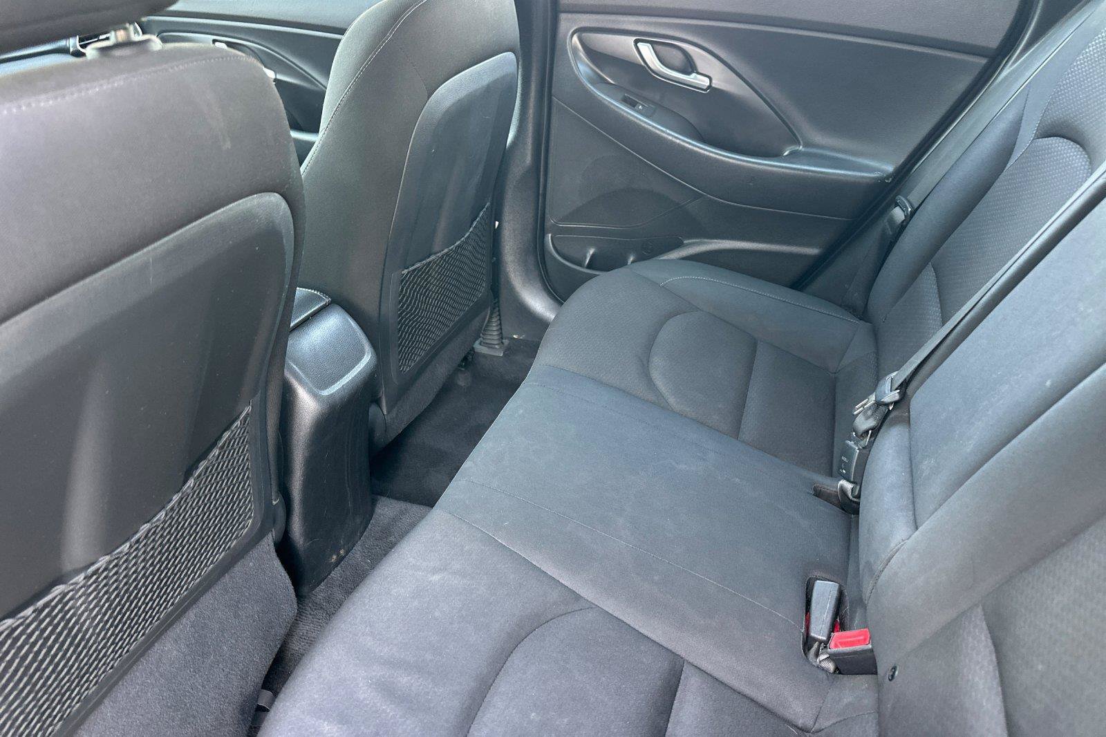 Used 2020 Hyundai Elantra GT FWD image 11