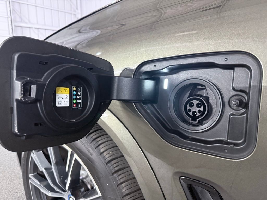 Used 2022 BMW X5 xDrive45e w/ M Sport Package image 37