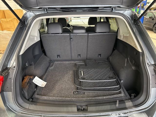 Certified 2021 Volkswagen Tiguan SE w/ Panoramic Sunroof Package image 28