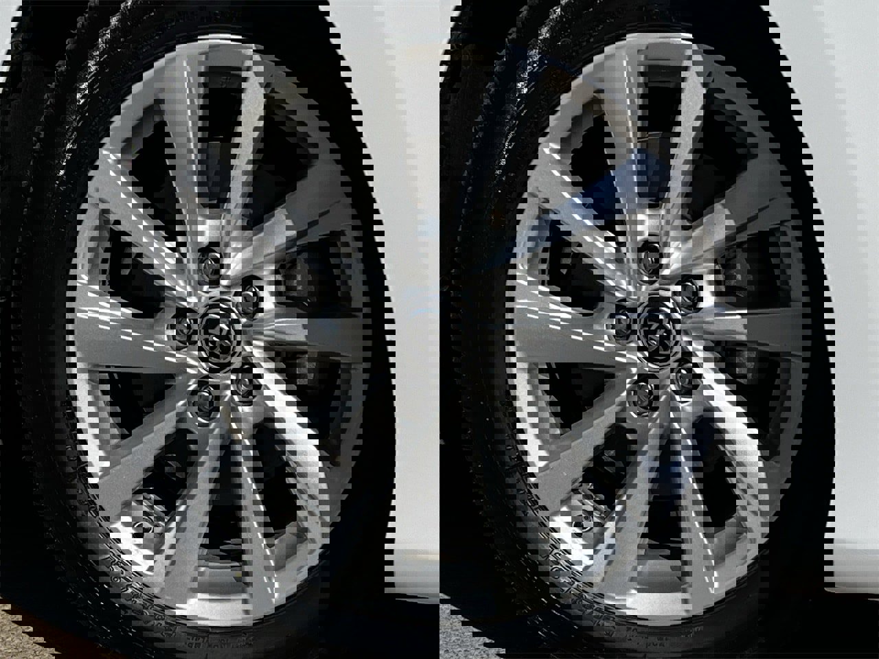 Used 2023 Toyota Camry LE image 28