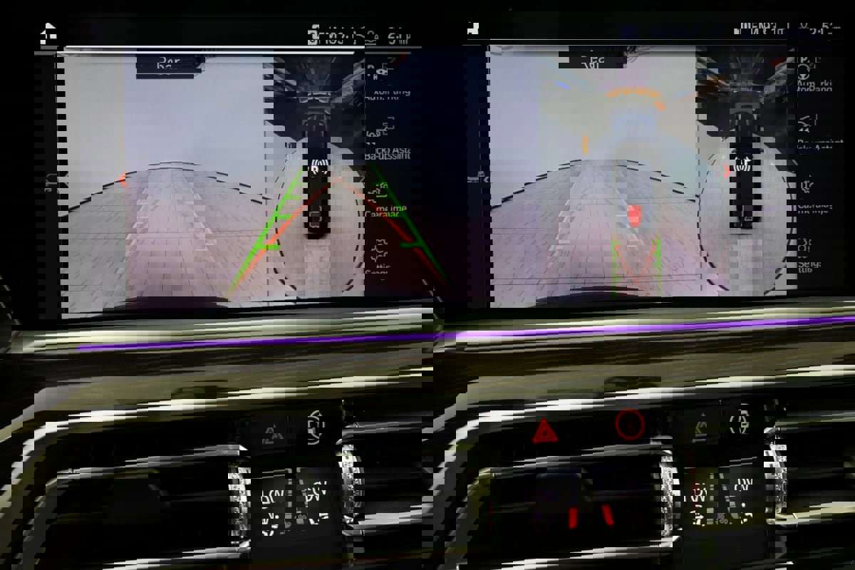 Used 2020 BMW X5 M50i w/ Premium Package image 7