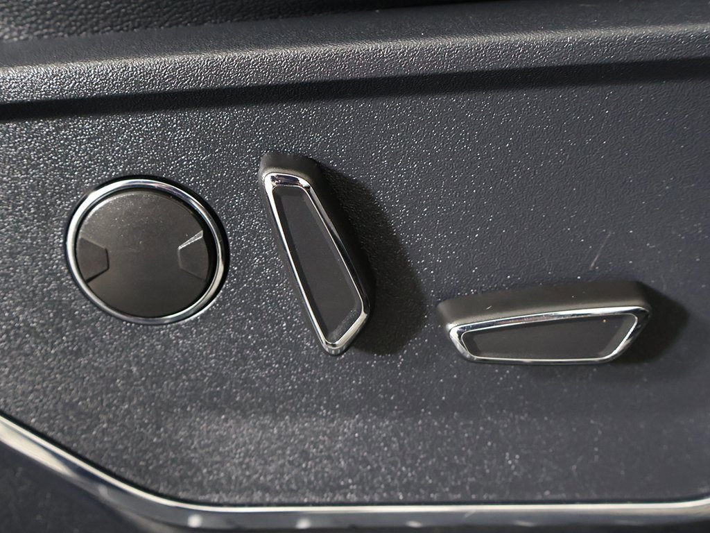 Used 2023 Ford F150 Lariat w/ Equipment Group 502A High image 38