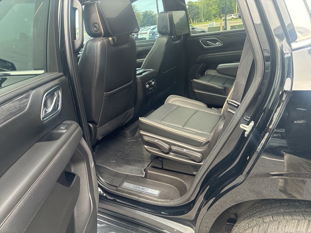 Used 2021 GMC Yukon SLT w/ SLT Luxury Plus Package AWD/4WD image 6