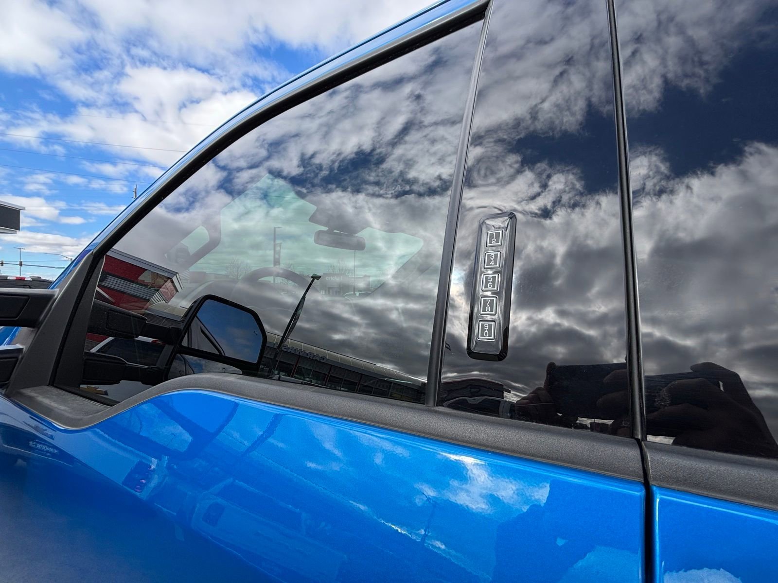 Used 2021 Ford F350 Lariat image 12