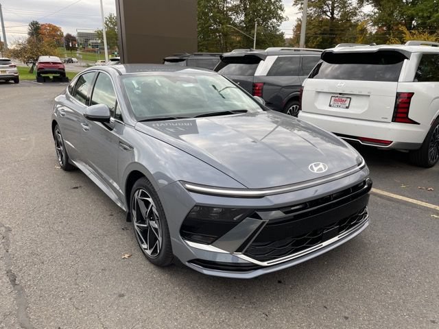 New 2026 Hyundai Sonata SEL FWD image 2