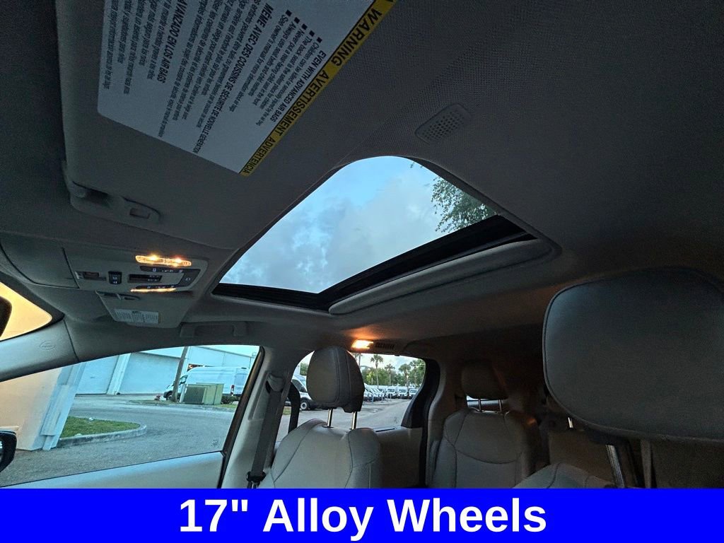 Used 2024 Toyota Sienna XLE image 11